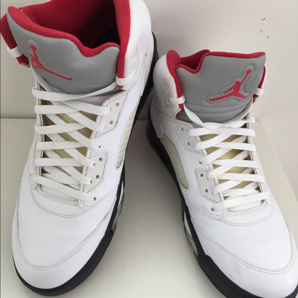 Air Jordan 5 Retro “Fire and Red”